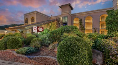 Best Western Plus Arroyo Roble Hotel & Creekside Villas