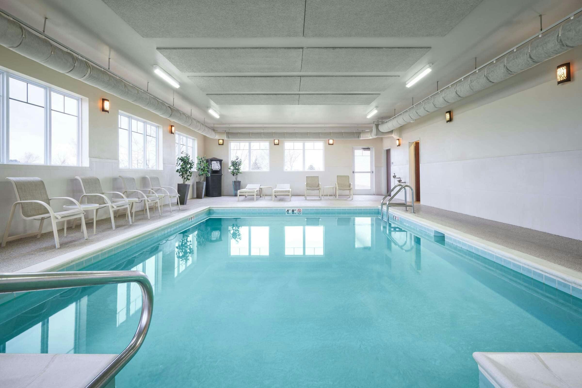 Hotel Best Western Plus Green Mill Village Hotel & Suites photo 5