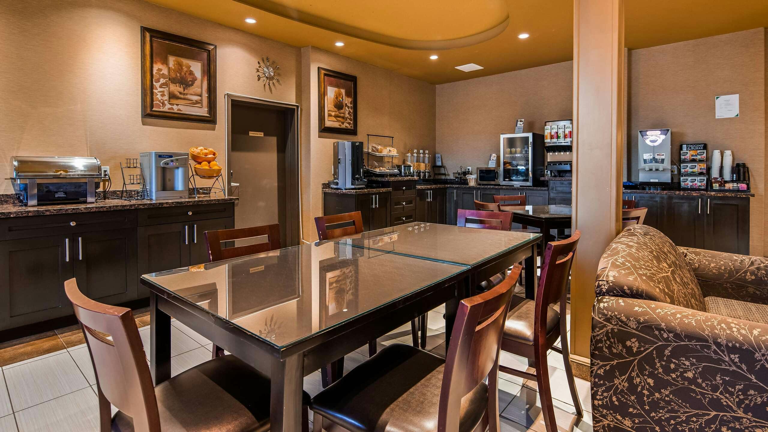 Hotel Best Western Plus Estevan Inn & Suites photo 3