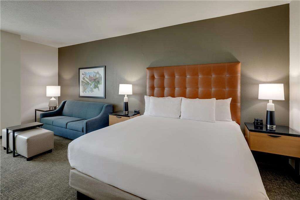 Hotel Drury Inn and Suites Dayton North photo 2