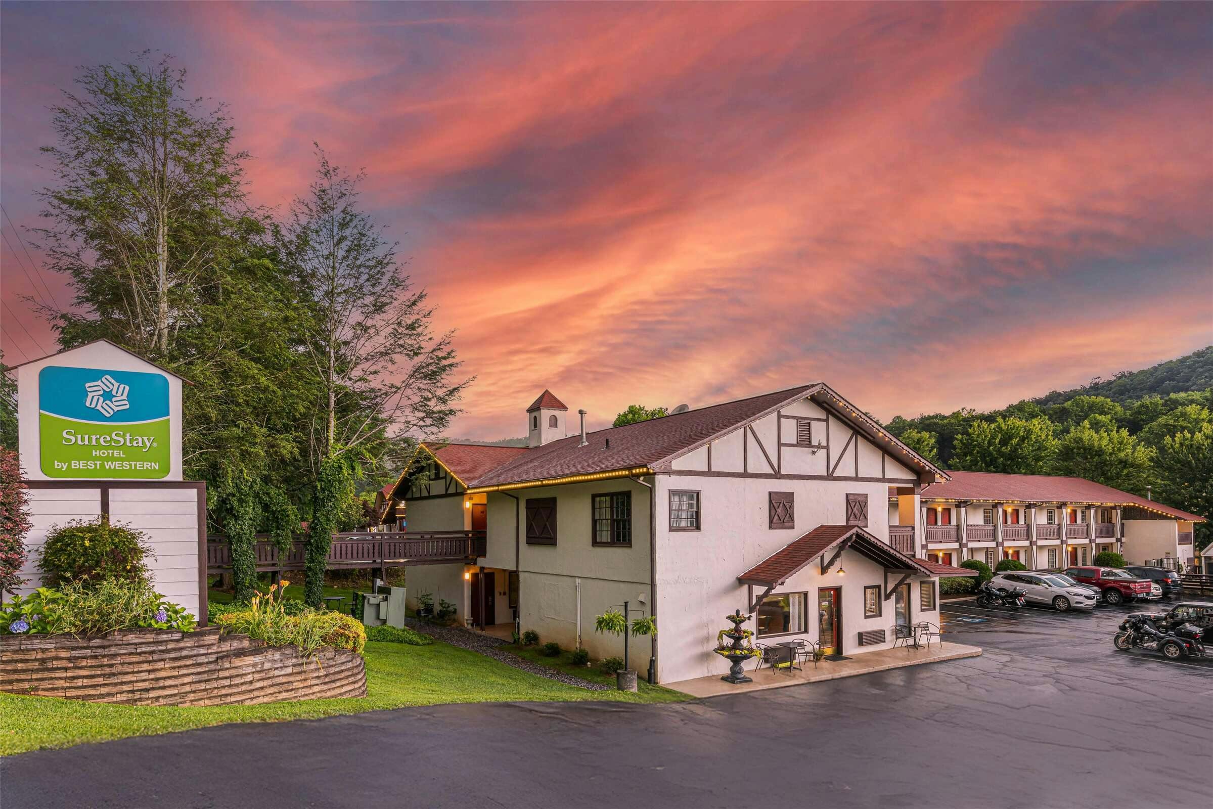 Sure Stay Hotel Helen Downtown