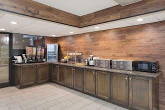 Hotel Sure Stay Plus Hotel By Best Western Gatlinburg photo 5