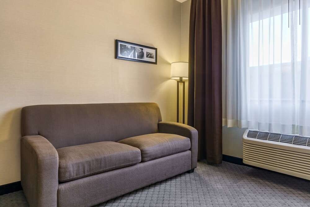 Hotel Comfort Inn Kent - Seattle photo 2