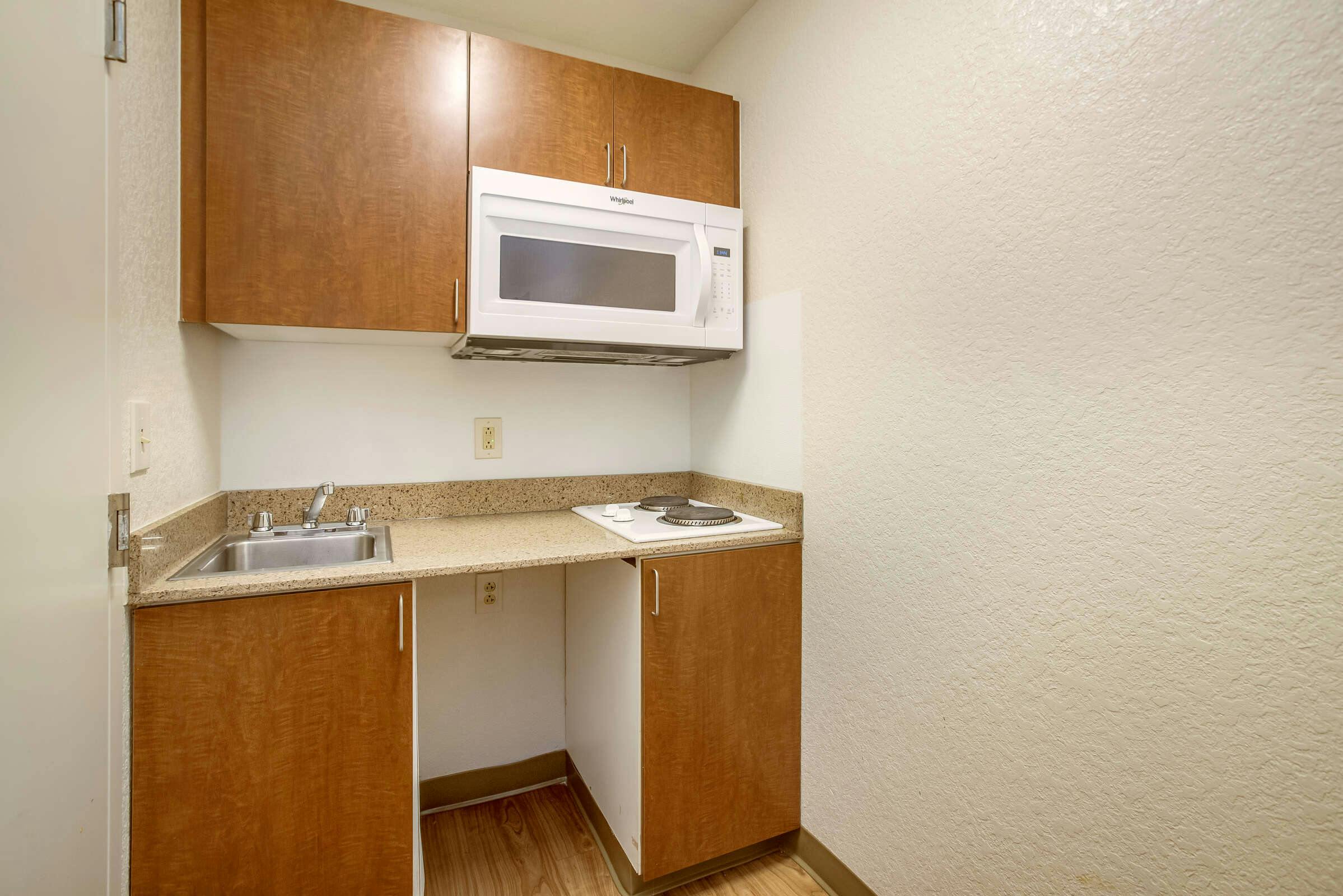 Hotel HomeTowne Studios Philadelphia - Maple Shade, NJ photo 4