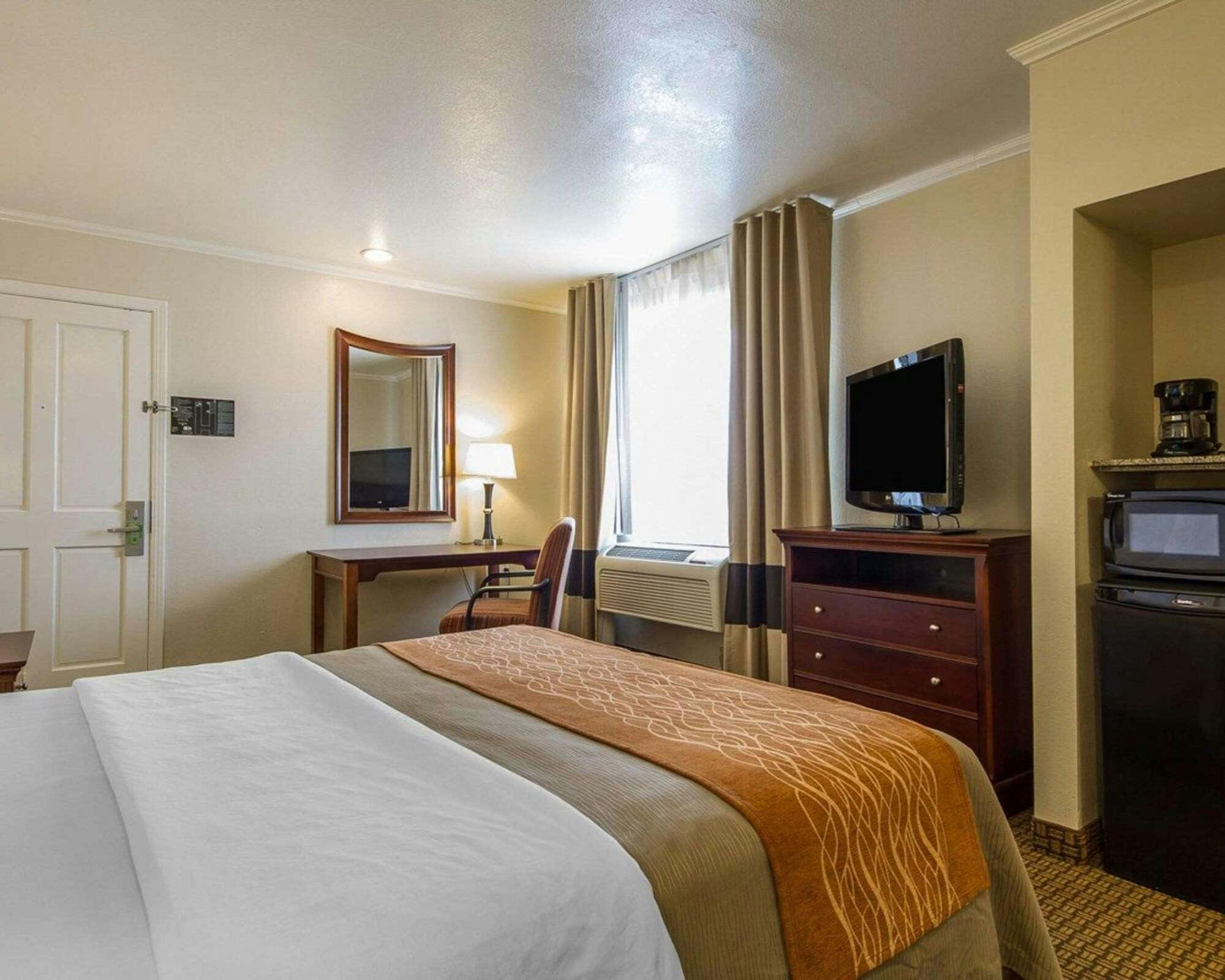 Hotel BLu Pacific Hotel photo 3