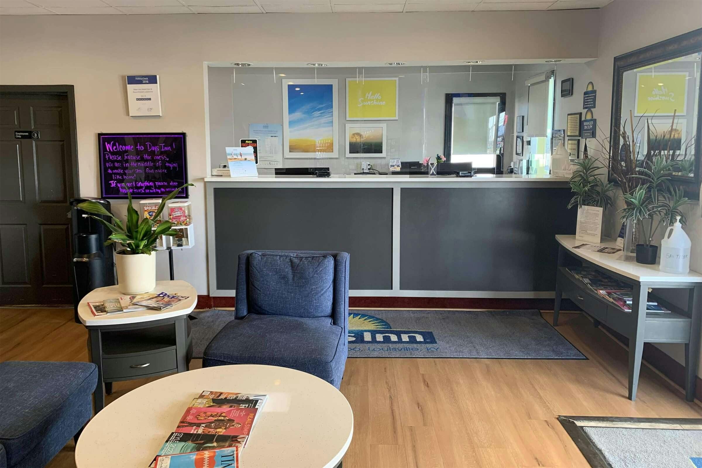 Hotel Days Inn by Wyndham Louisville Airport Fair and Expo Center photo 2