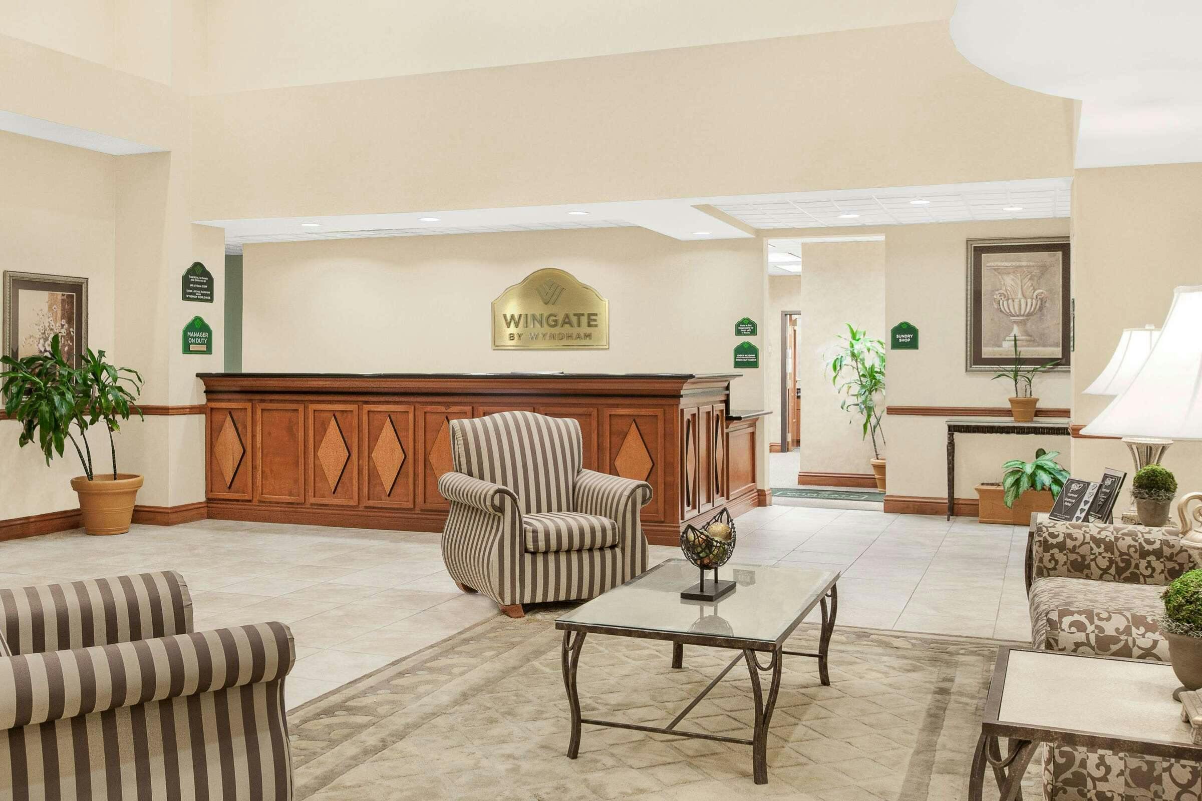 Hotel Wingate by Wyndham Lafayette Airport photo 1