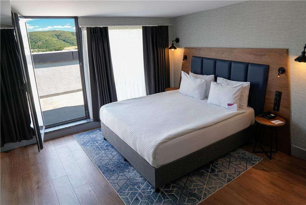 Hotel Ramada Encore by Wyndham Istanbul Arnavutkoy photo 2