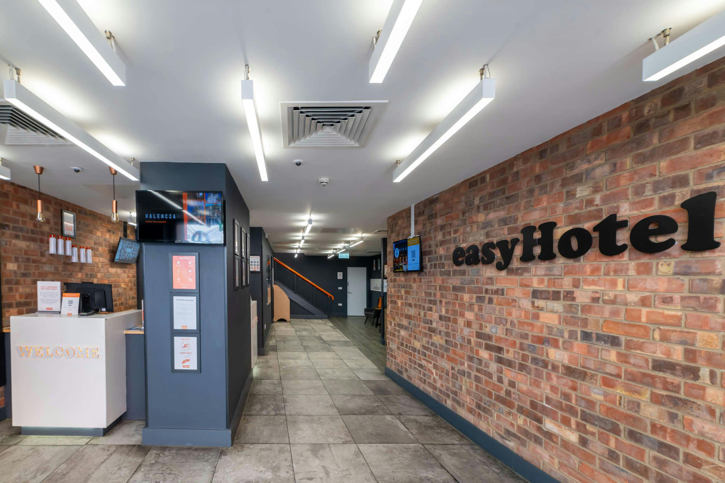 Hotel easyHotel Leeds City Centre photo 1