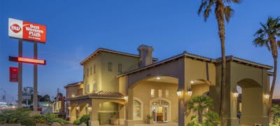 Best Western Plus A Wayfarer's Inn And Suites