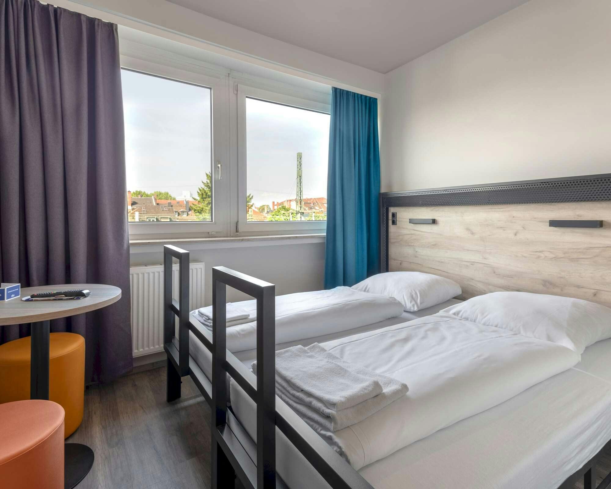 Hotel a&o Frankfurt Galluswarte photo 2