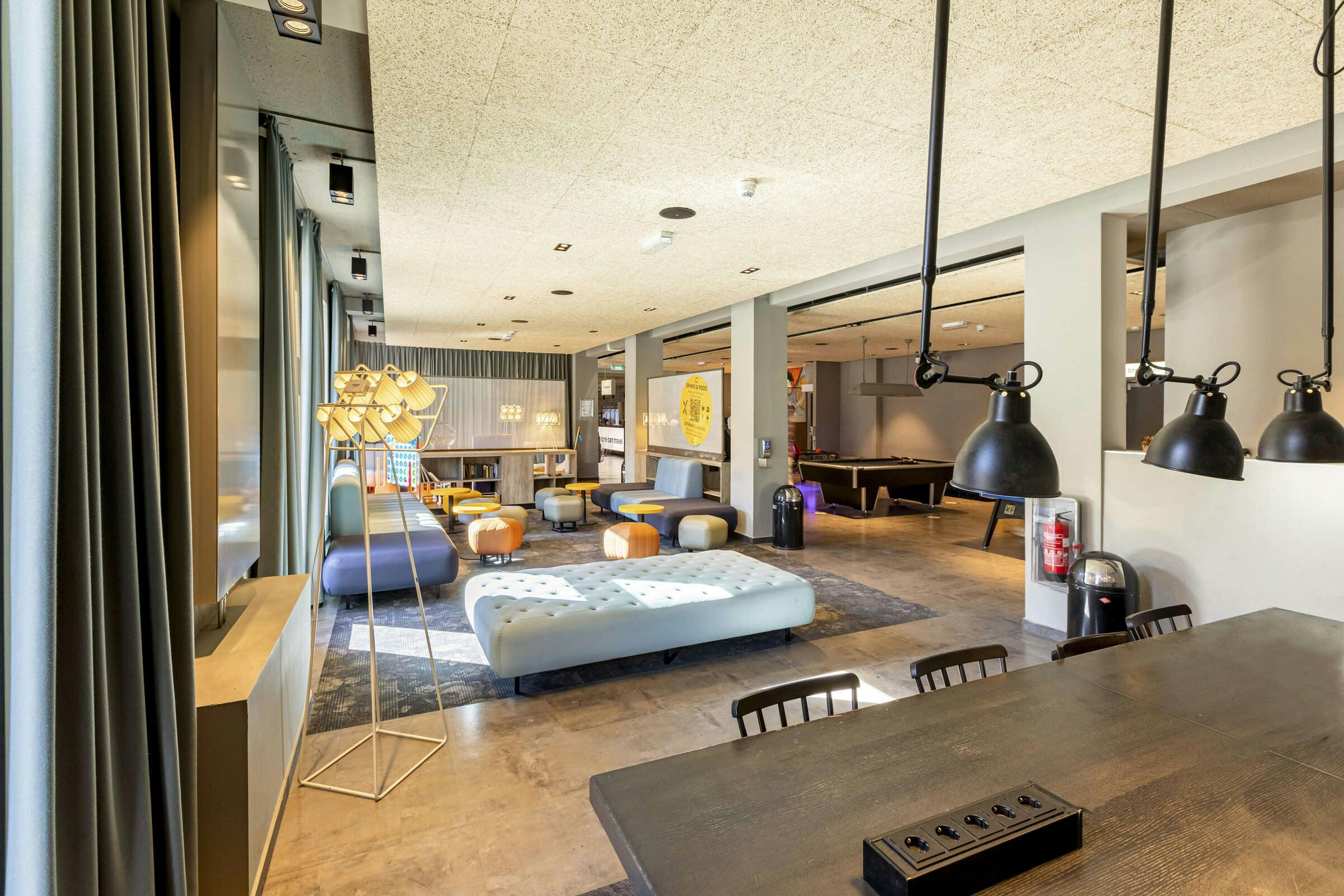 Hotel a&o Frankfurt Ostend photo 5