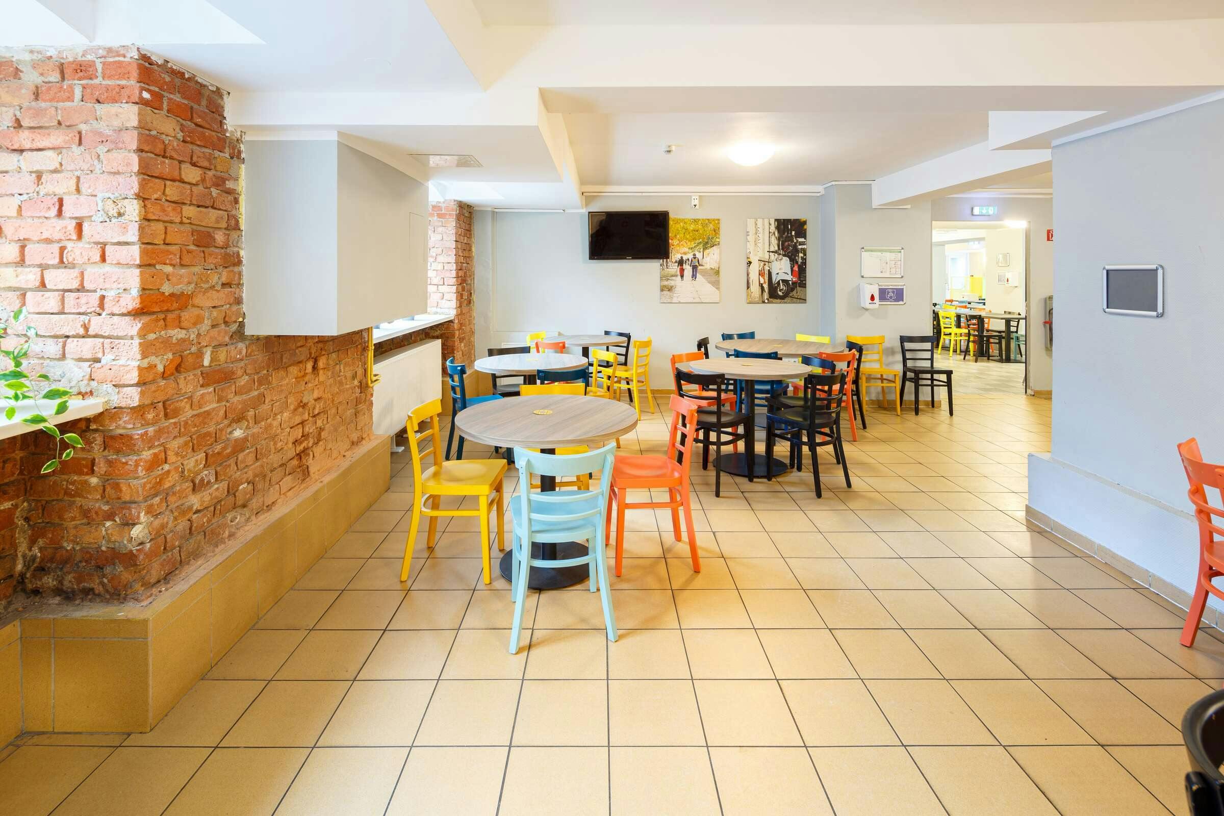 Hotel a&o Berlin Friedrichshain photo 2