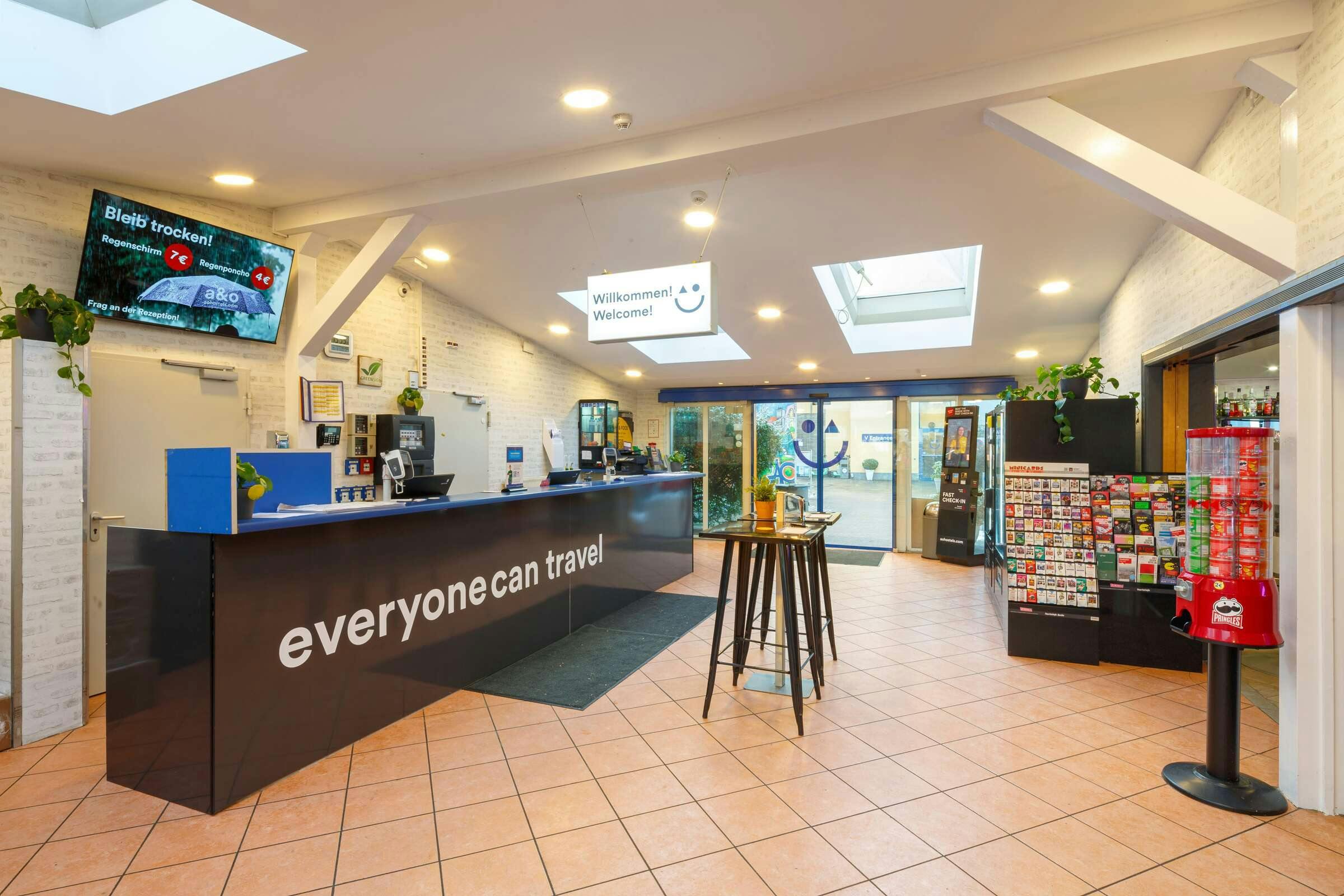 Hotel a&o Berlin Friedrichshain photo 5