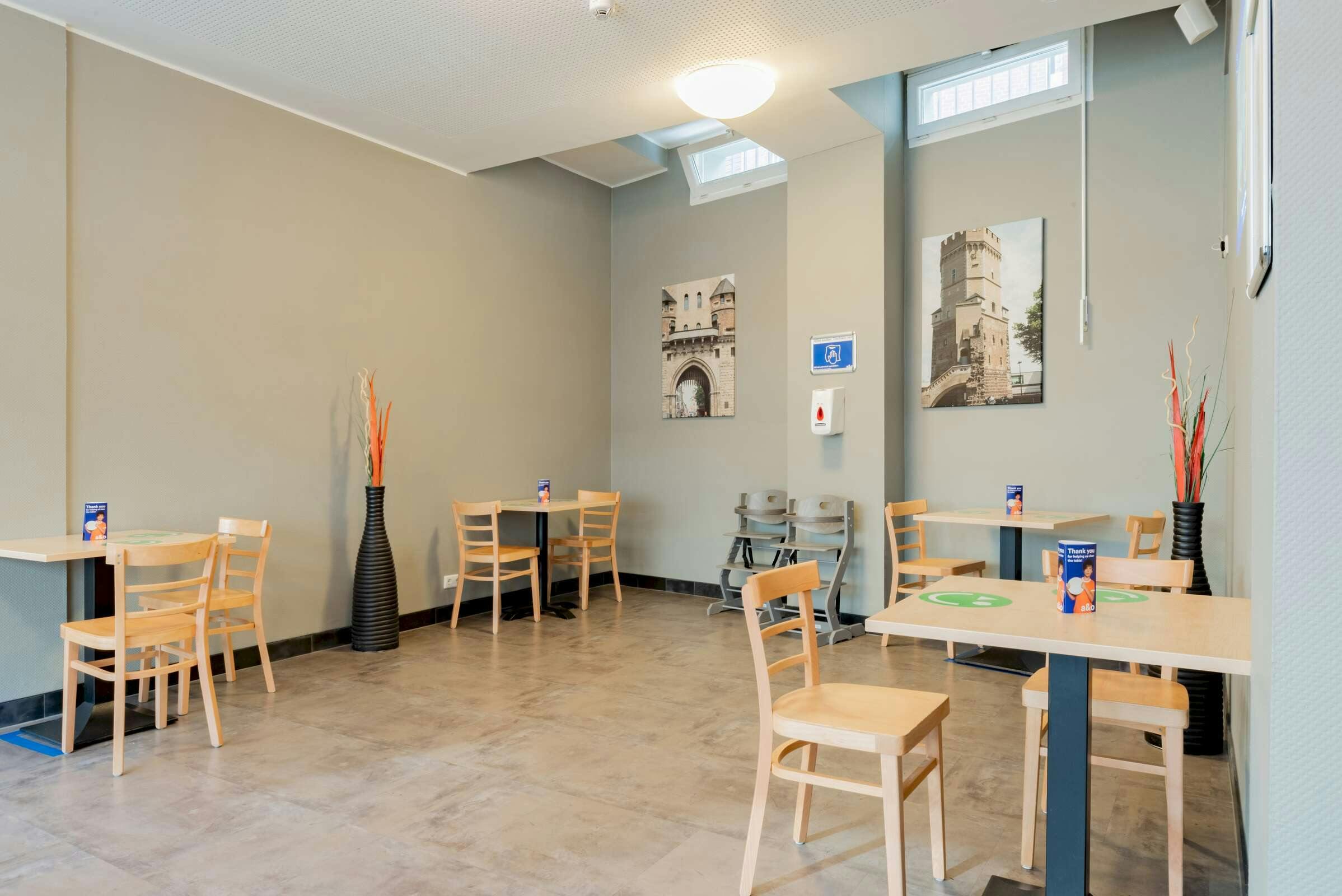 Hotel a&o Köln Dom photo 5