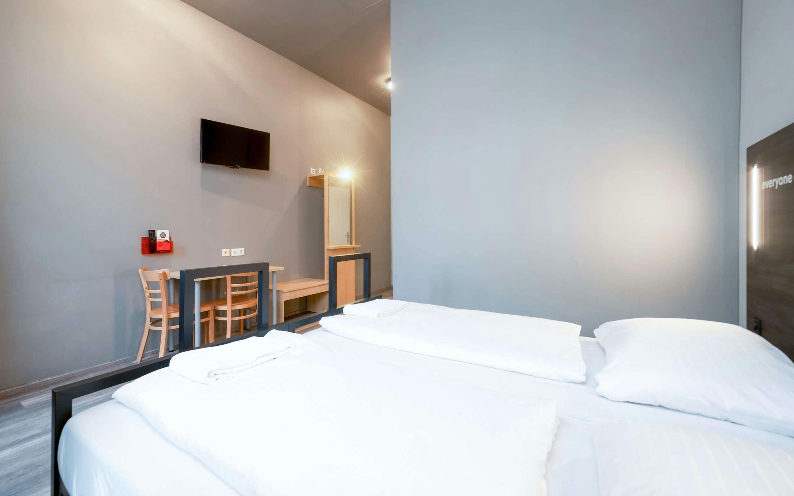 Hotel a&o Wien Stadthalle photo 4