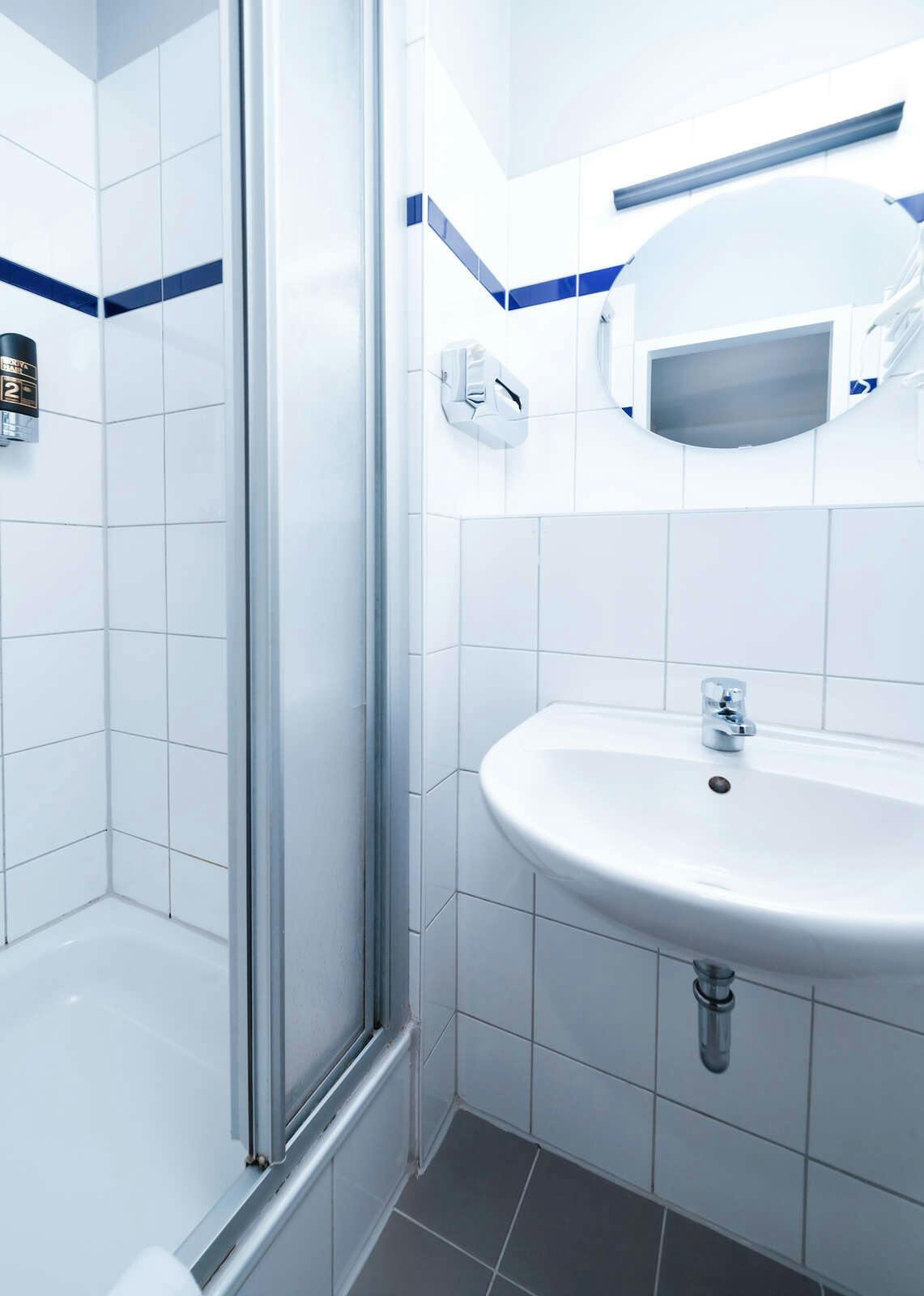 Hotel a&o Wien Stadthalle photo 5