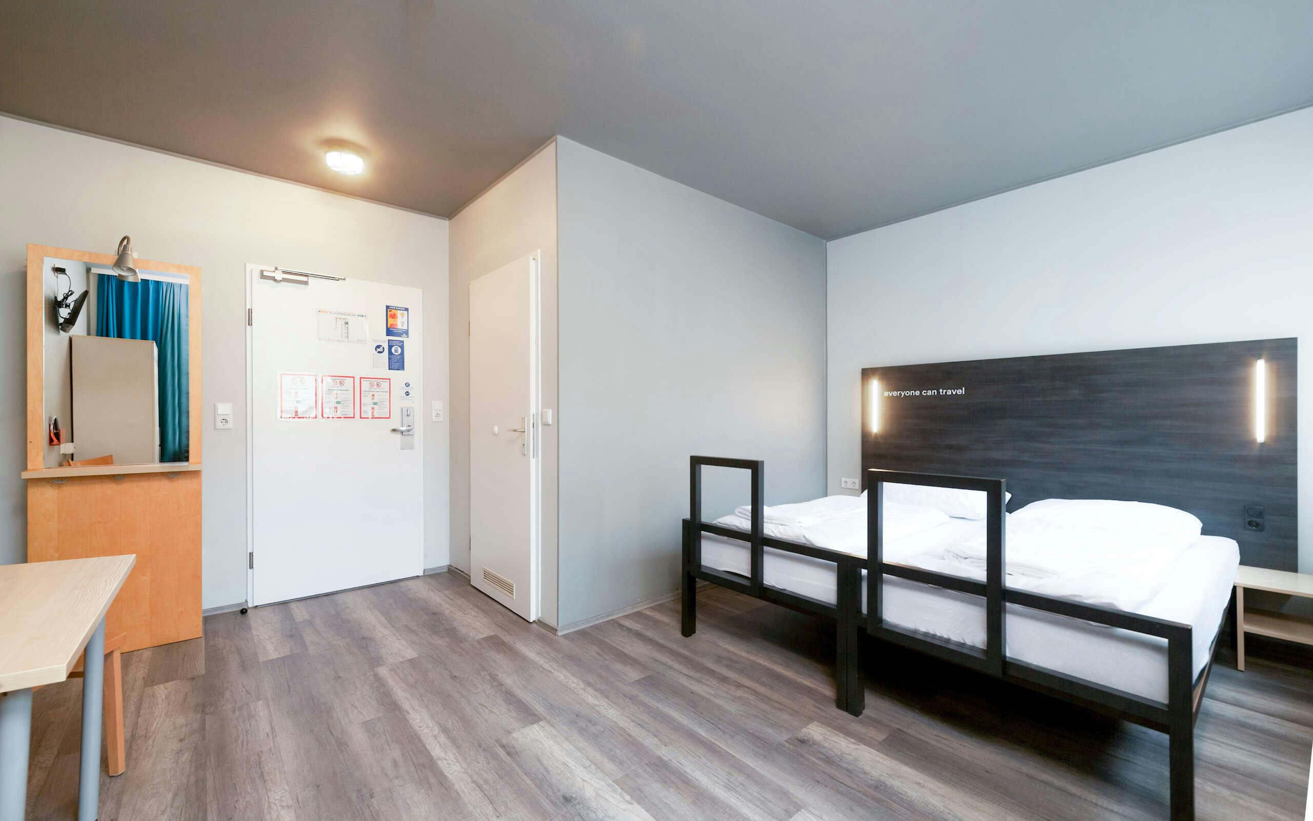 Hotel a&o Wien Stadthalle photo 1