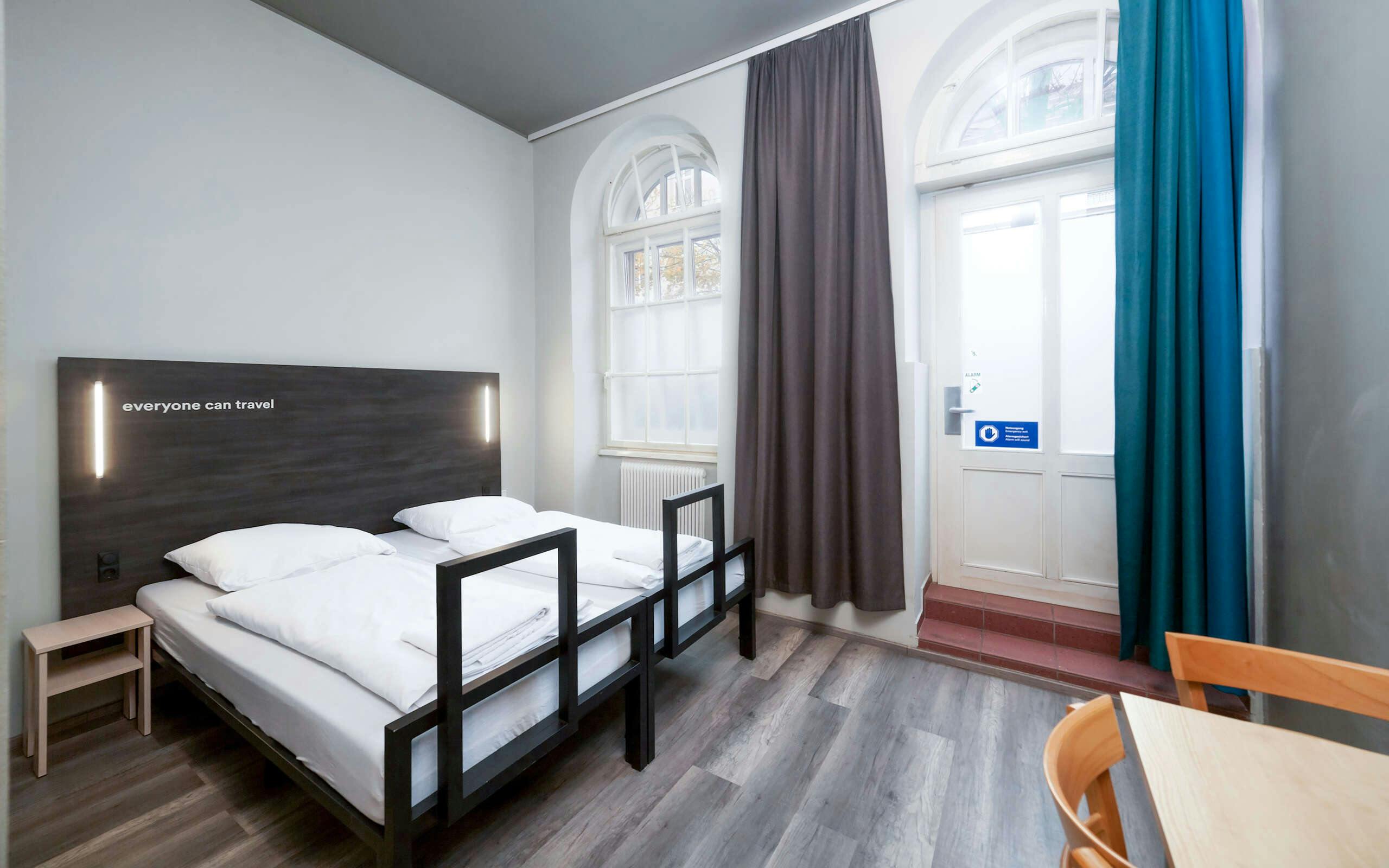 Hotel a&o Wien Stadthalle photo 2