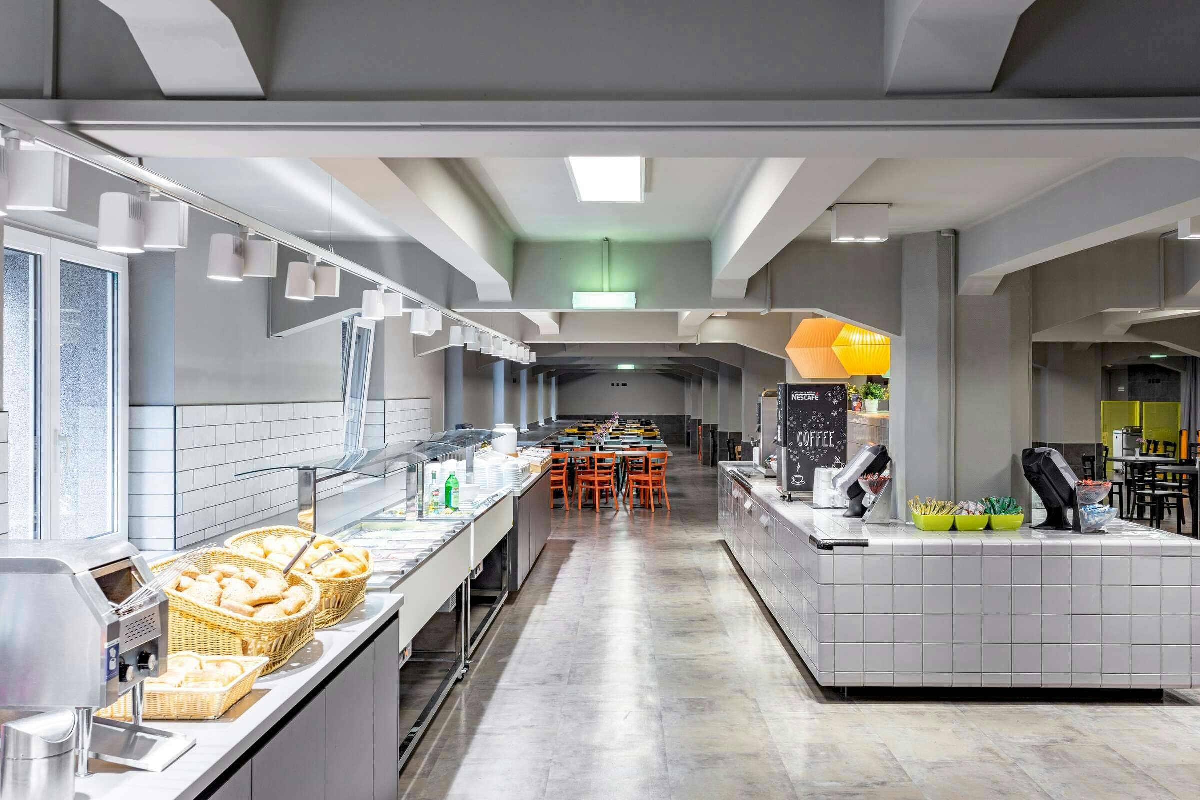 Hotel a&o Wien Hauptbahnhof photo 1