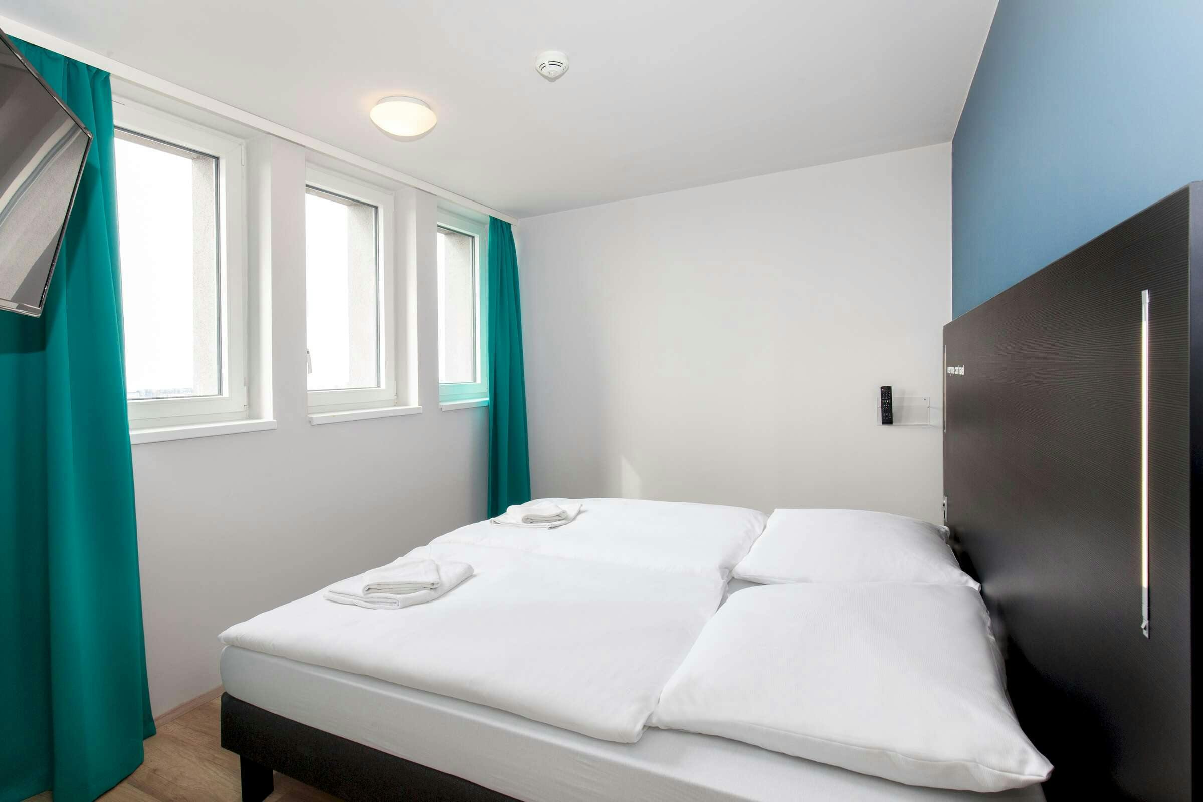 Hotel a&o Prague Rhea photo 2