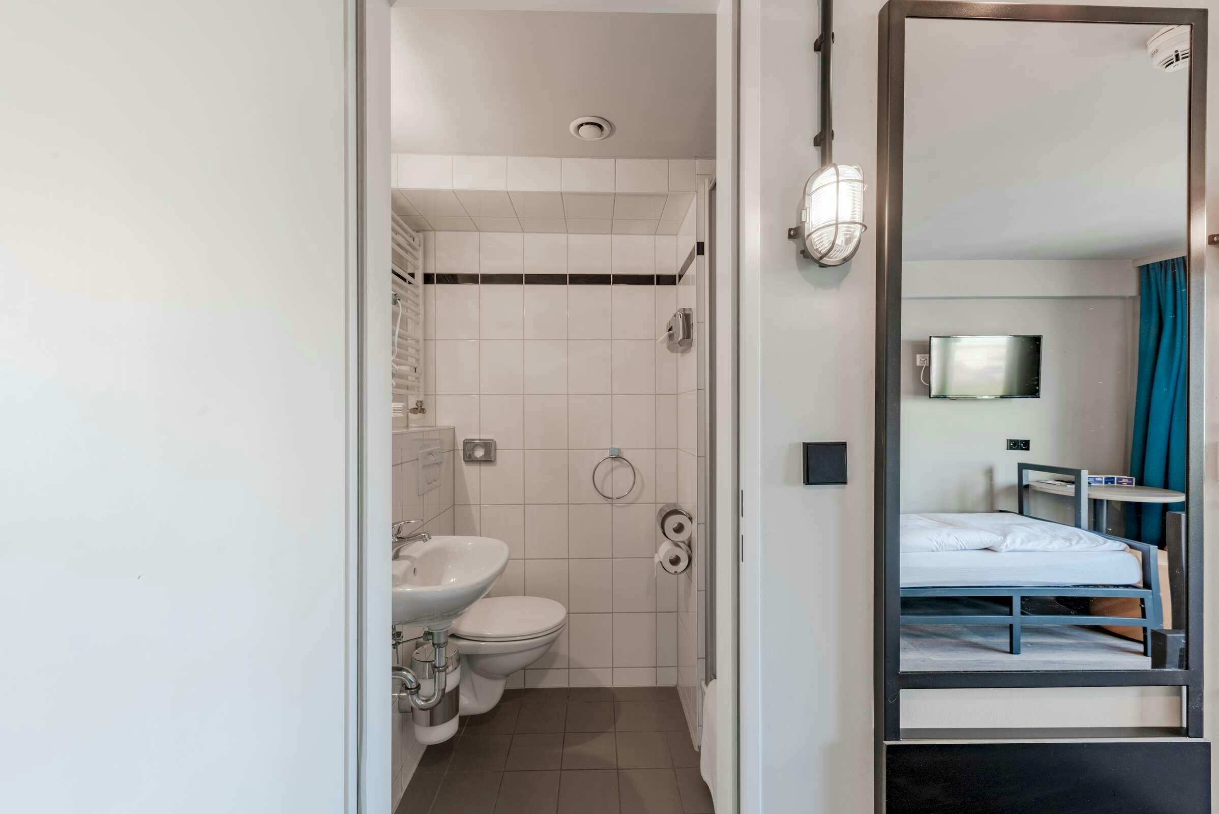 Hotel a&o Hamburg City photo 4