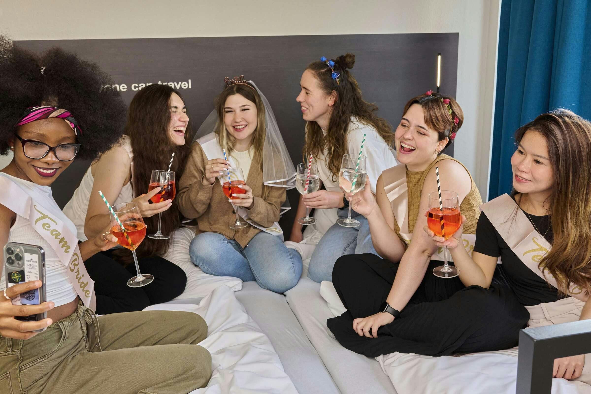 Hotel a&o Hamburg Reeperbahn photo 5