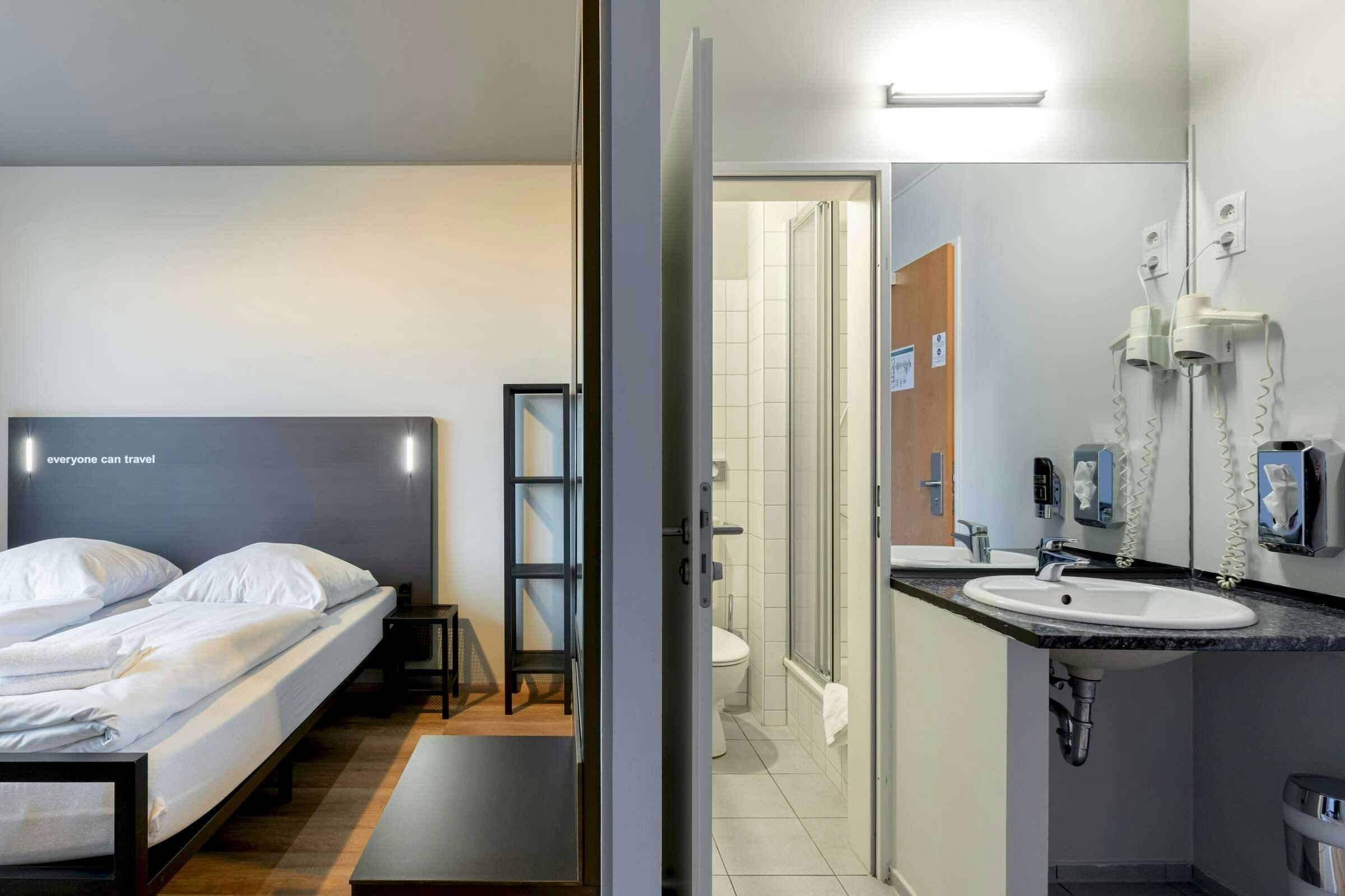 Hotel a&o Hamburg Hammer Kirche photo 4