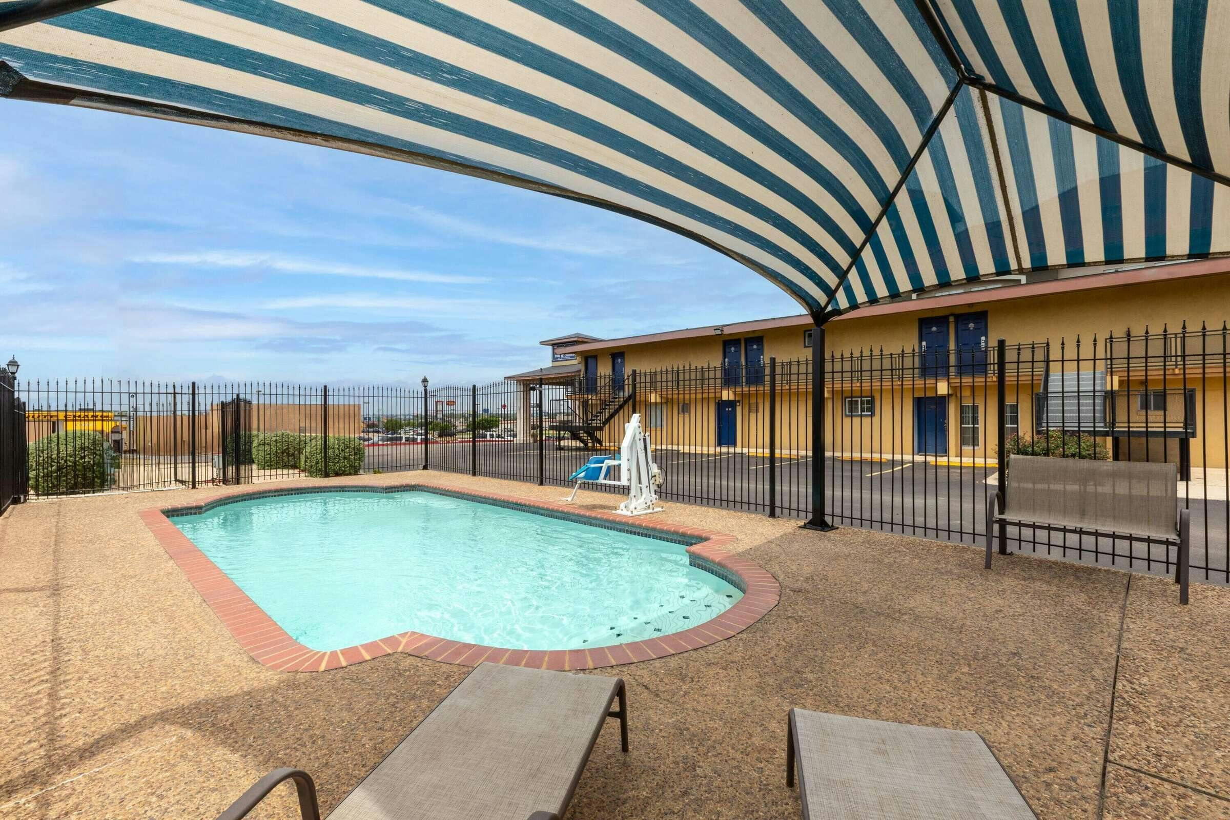 Hotel Travelodge New Braunfels photo 3
