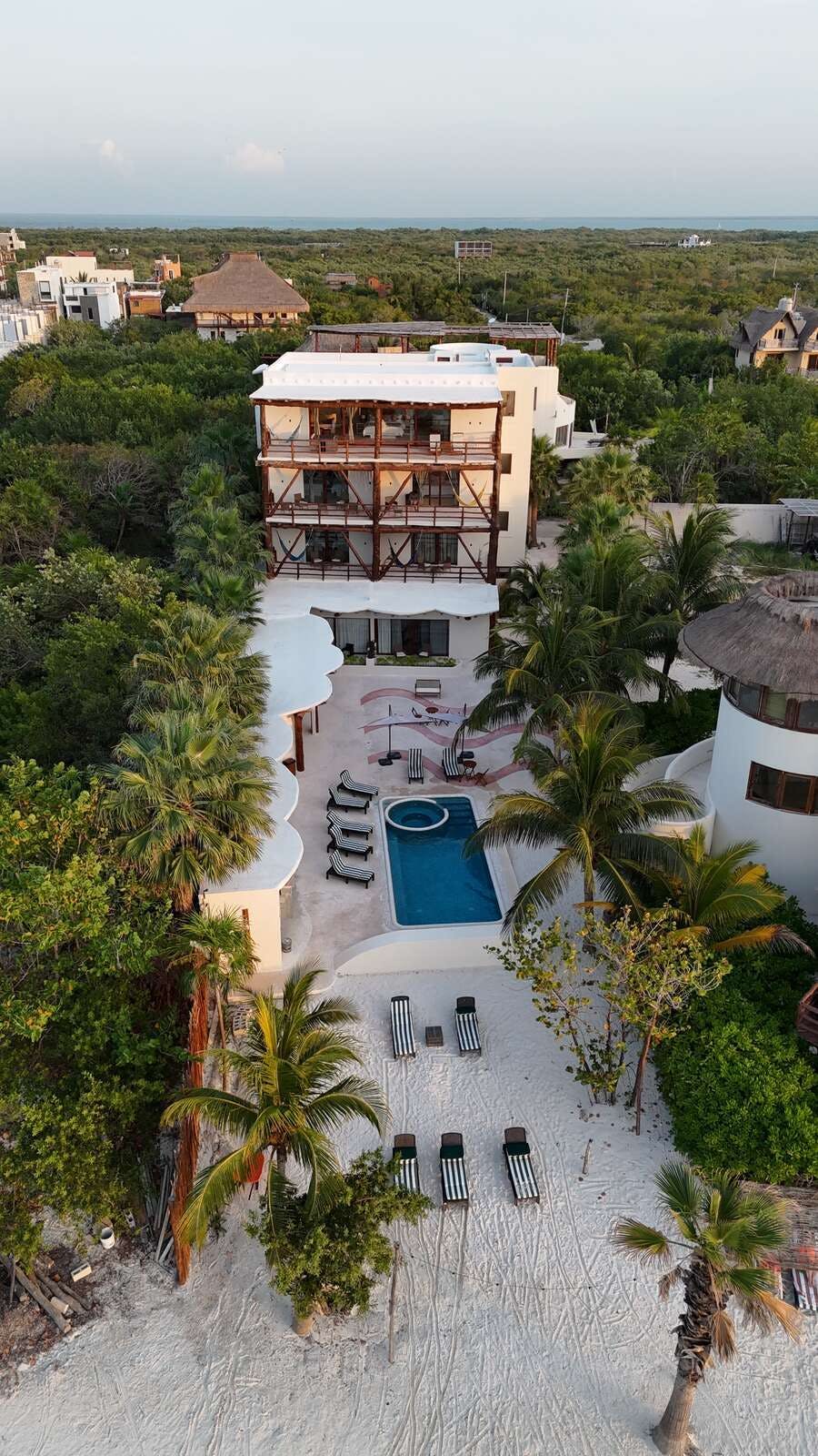 Beachfront Hotel Boutique DK House