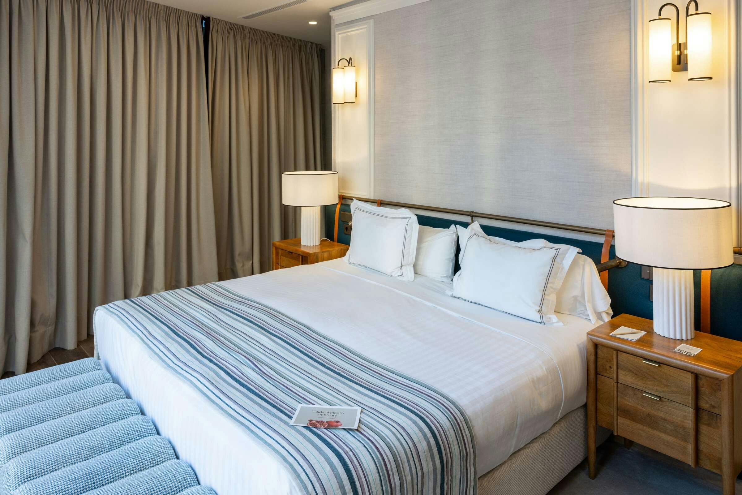 Hotel Hospes Palacio de Los Patos photo 1