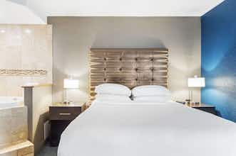 Hotel DoubleTree by Hilton Roseville Minneapolis photo 1
