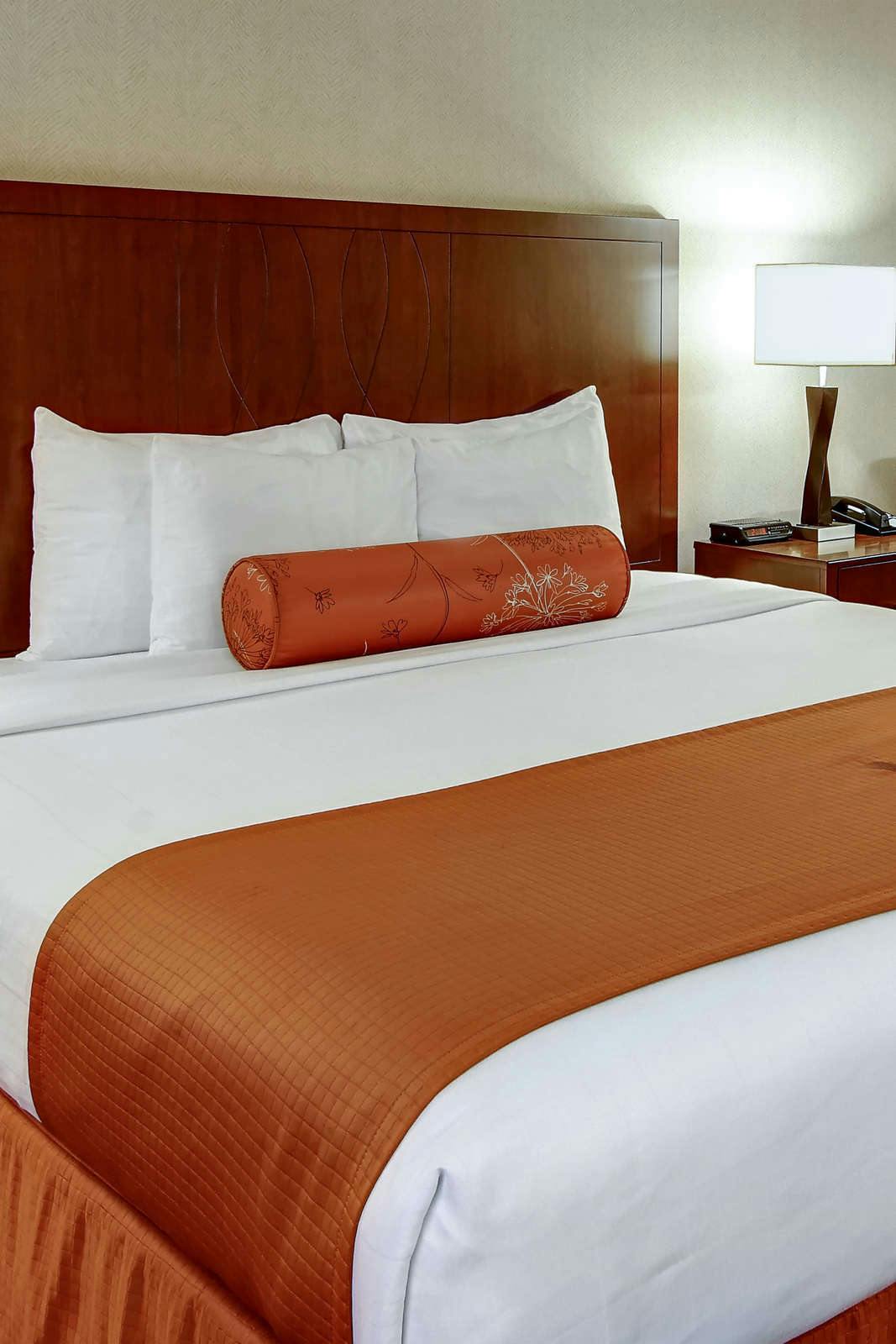 Hotel Phoenix Inn Suites South Salem photo 1