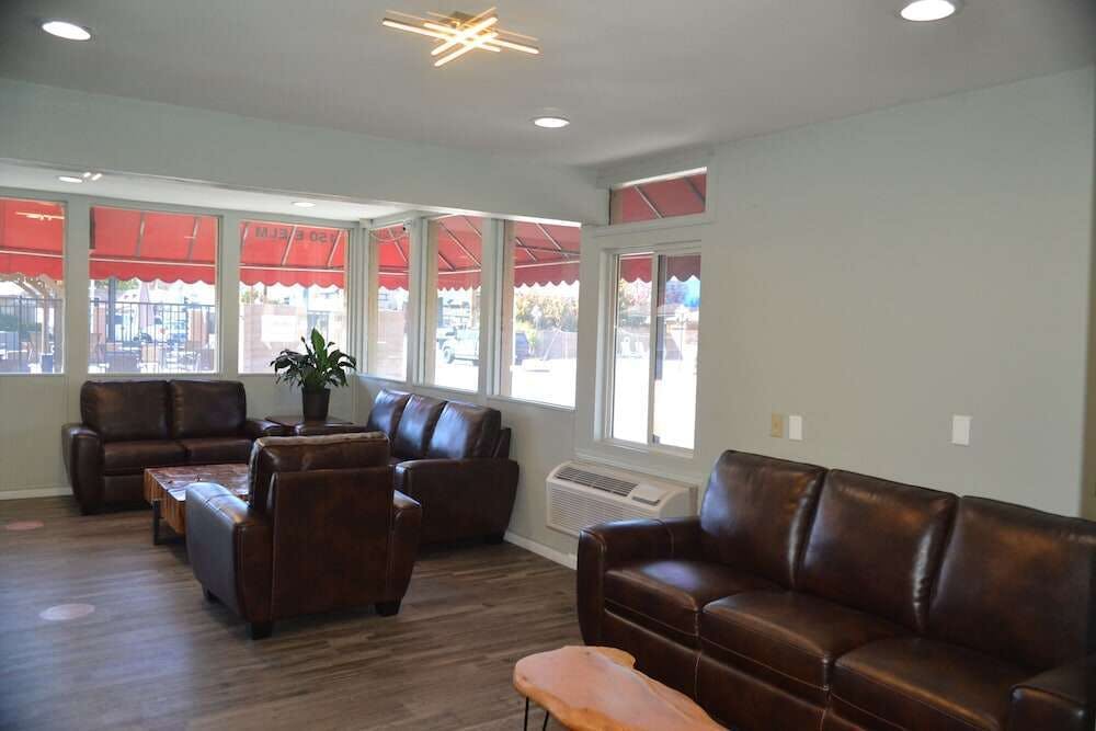 Hotel Quality Inn Bishop Near Mammoth photo 4