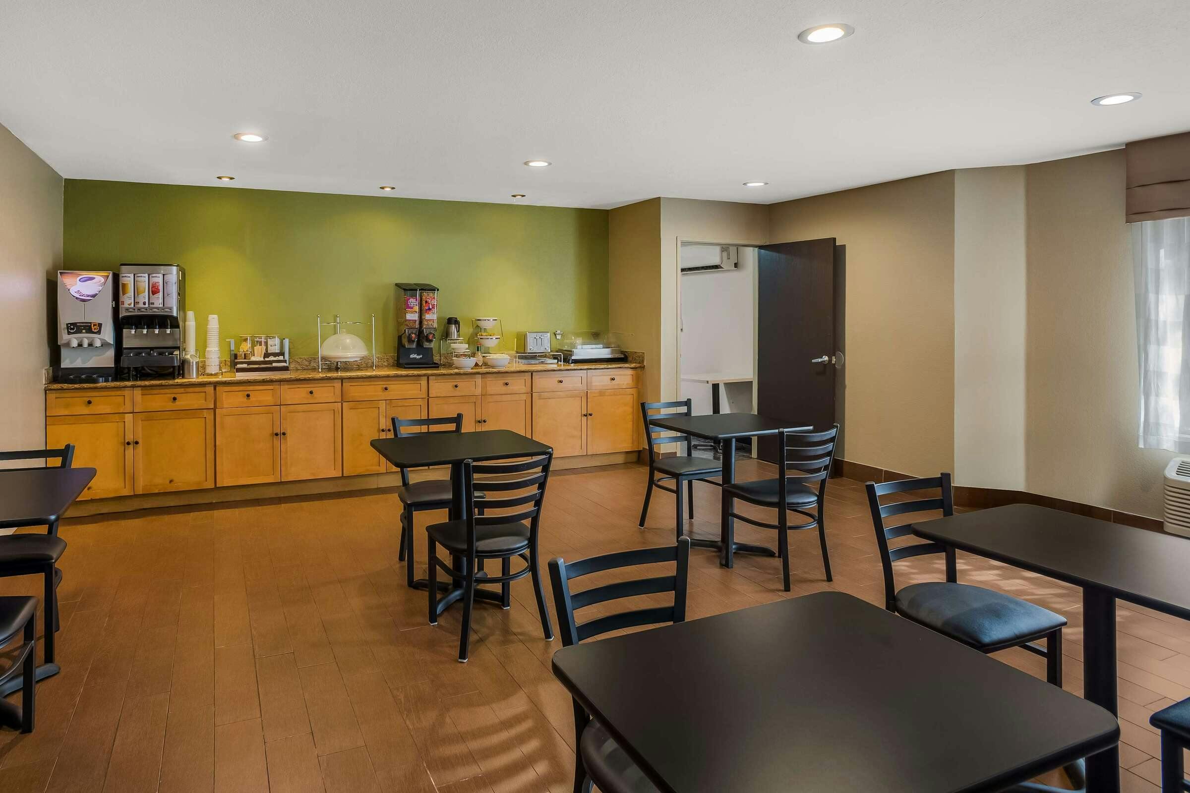 Hotel Sure Stay Plus Hotel By Bw Mesa Superstition Springs photo 4