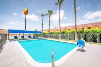 Hotel Super 8 Harlingen TX photo 3