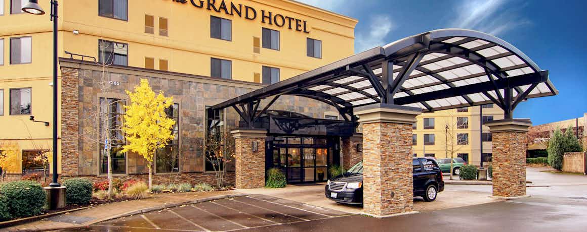 Grand Hotel at Bridgeport