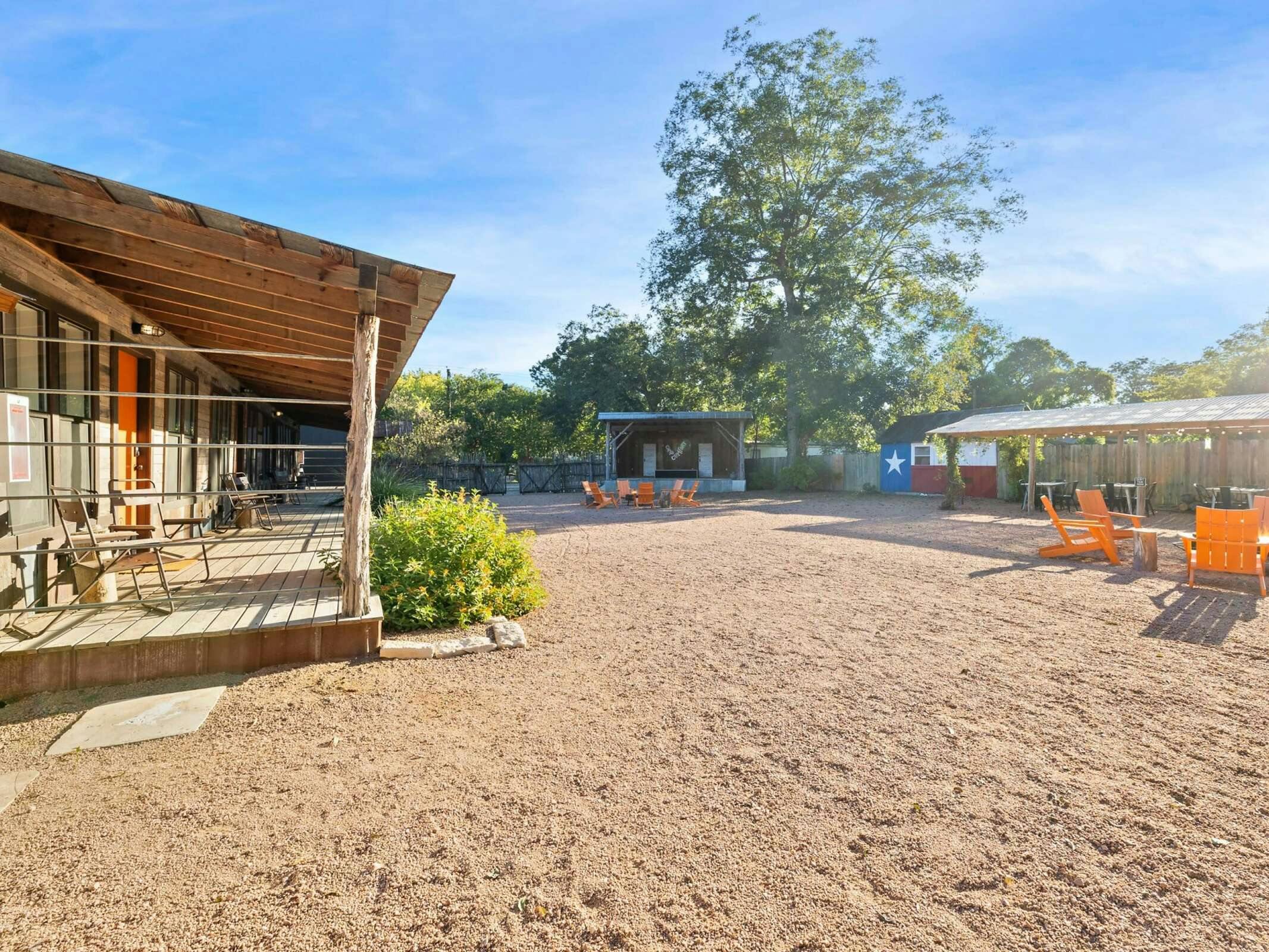 Hotel Camp Comfort photo 2