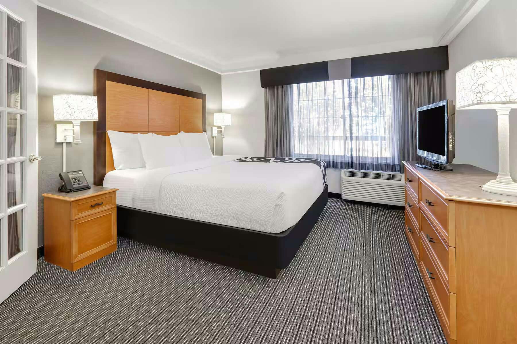 Hotel La Quinta Inn & Suites by Wyndham Dallas - Addison Galleria photo 2