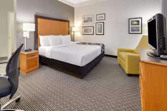 Hotel La Quinta Inn & Suites by Wyndham Dallas - Addison Galleria photo 1