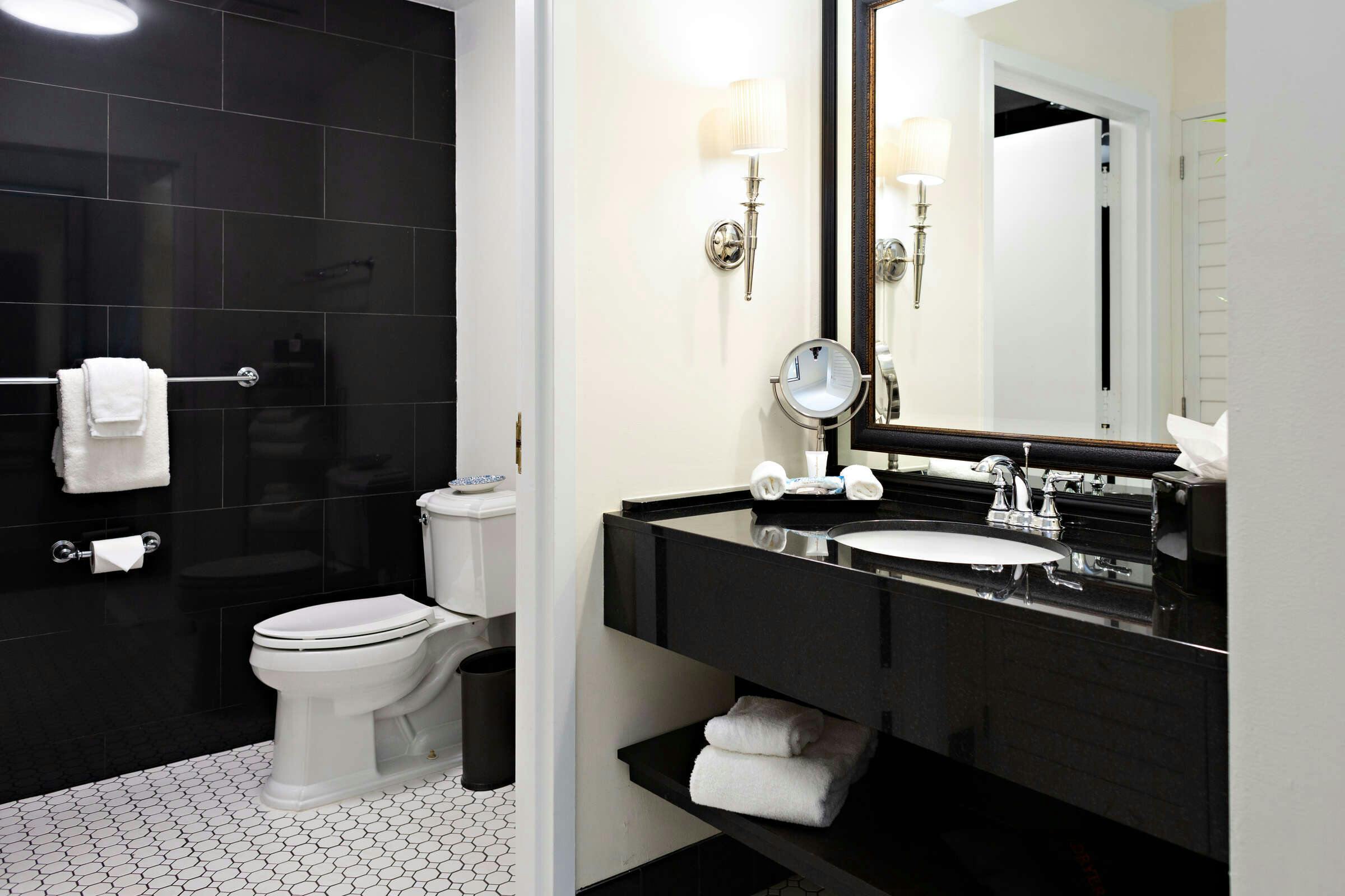 Hotel Inn at Pelican Bay photo 4