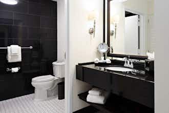 Hotel Inn at Pelican Bay photo 4