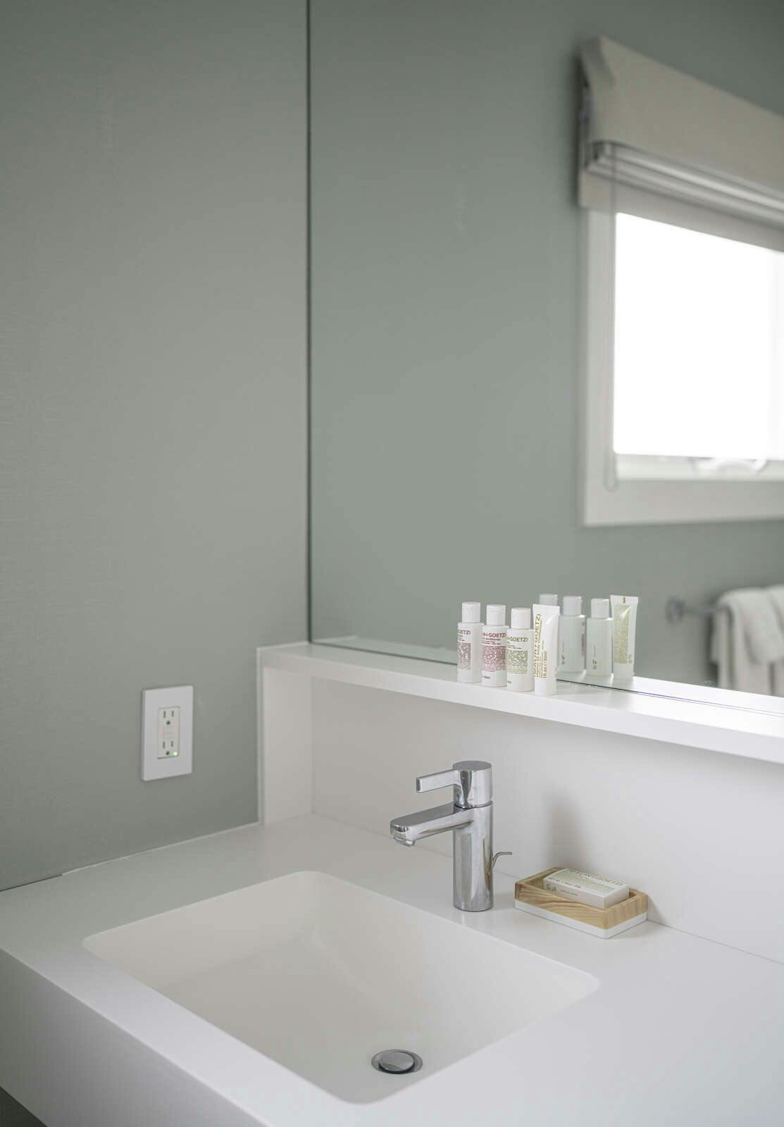 Hotel The Shoals photo 1