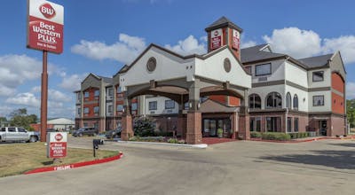 Best Western Plus Victoria Inn & Suites