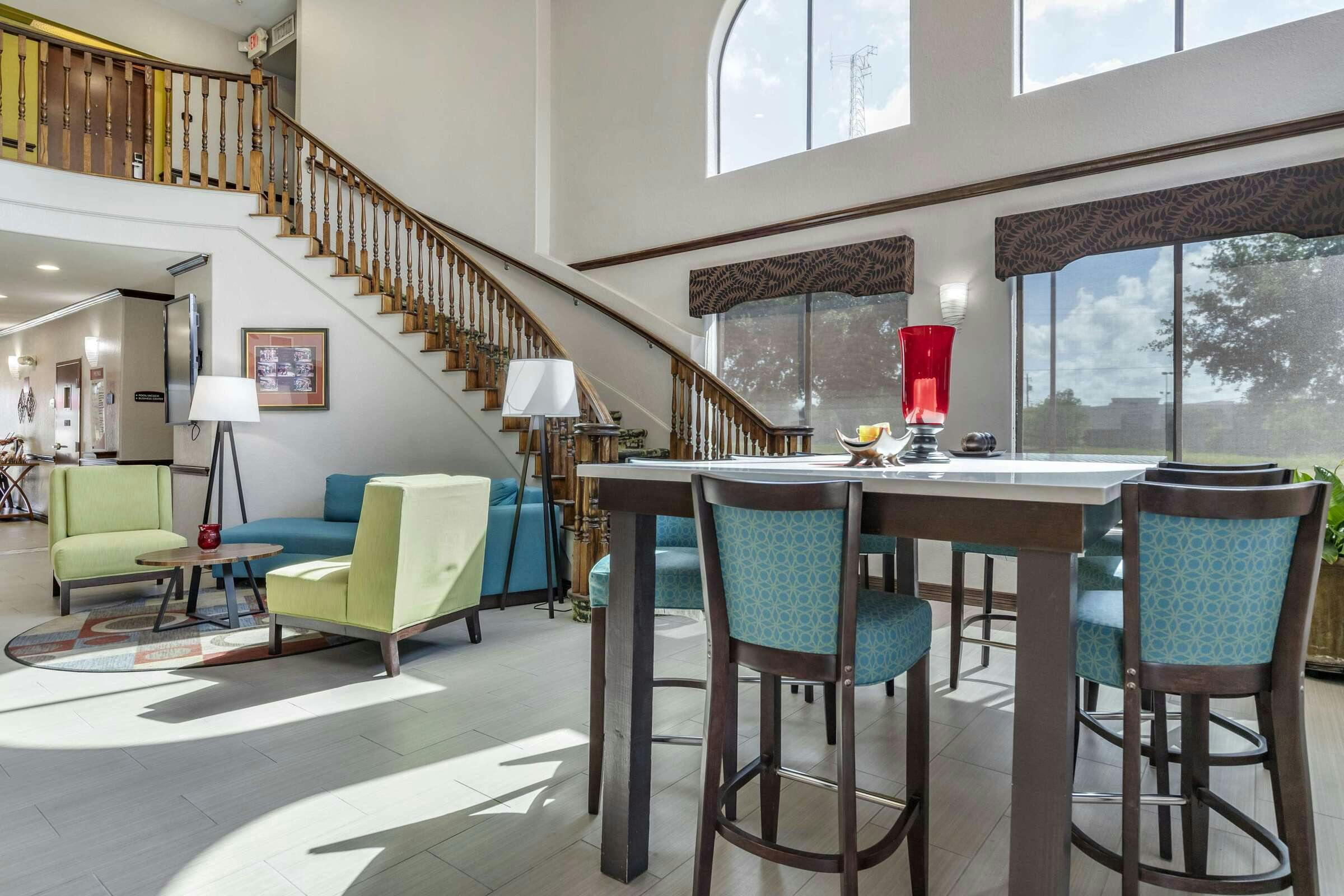 Hotel Best Western Plus Victoria Inn & Suites photo 1