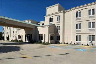 Hotel Baymont by Wyndham Slidell photo 1