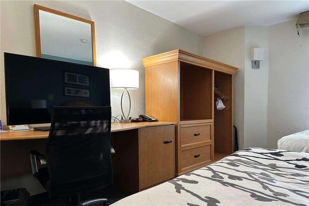 Hotel Baymont by Wyndham Slidell photo 4