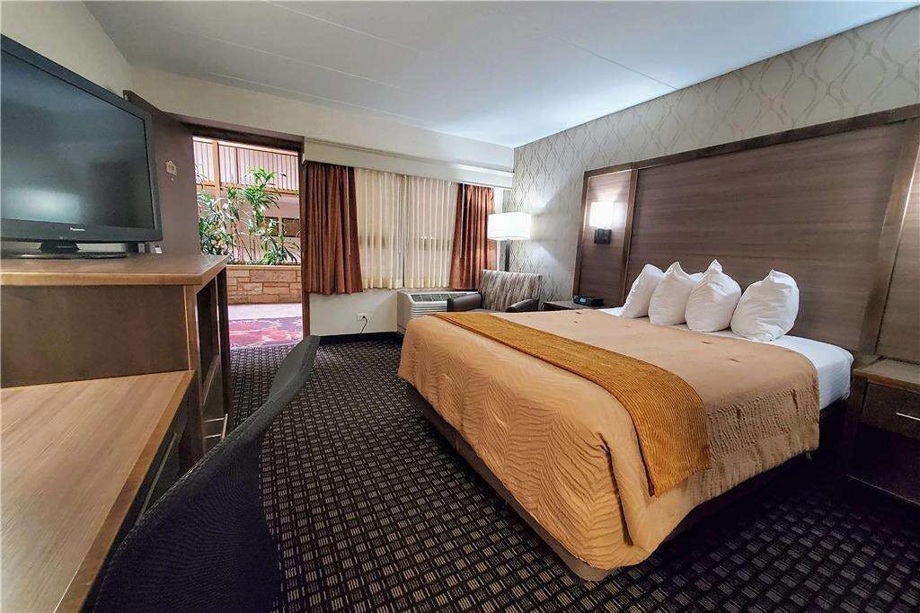 Hotel AmericInn Watertown photo 2