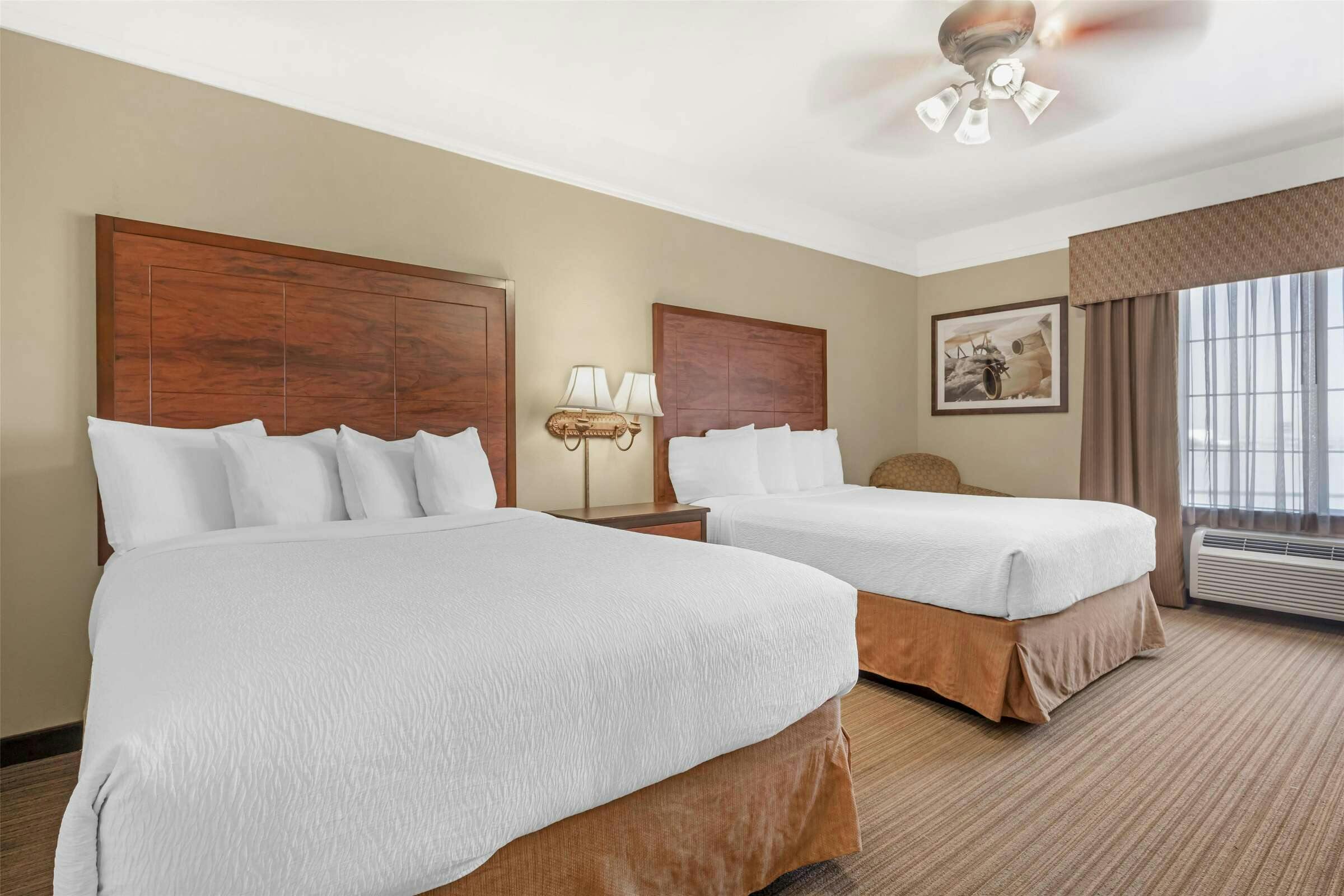 Hotel Best Western Plus Monica Royale Inn & Suites photo 1