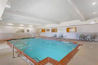 Hotel Best Western Plus Monica Royale Inn & Suites photo 2